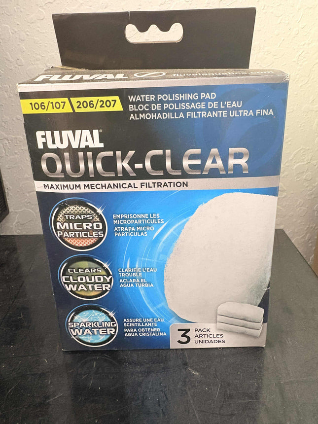 Retro Aquatics FluFluval Quick Clear Water Polishing Pad 3-pack for aquarium water filtration, showing white polishing pads in packaging.