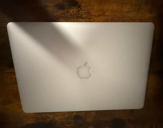 Macbook Pro (2015) - Shop Market Deals